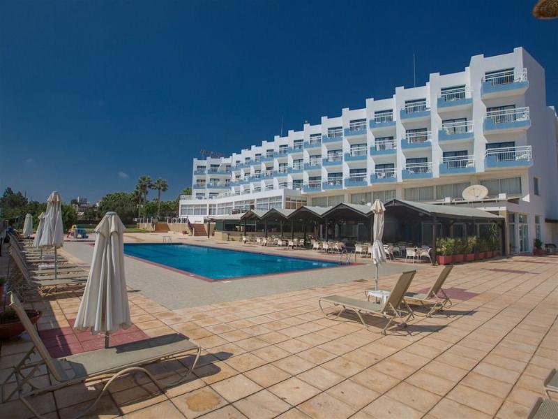 Polycarpia Hotel Pernera Eksteriør billede