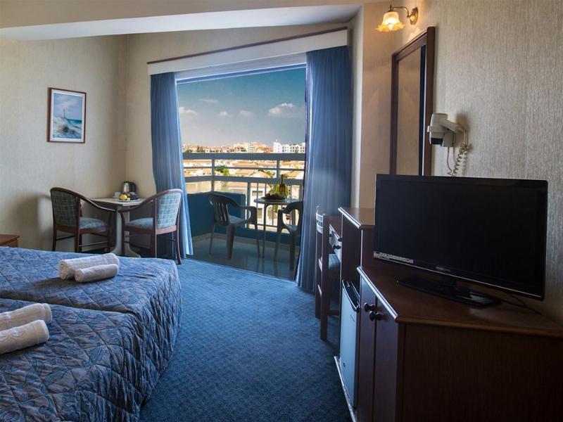 Polycarpia Hotel Pernera Eksteriør billede