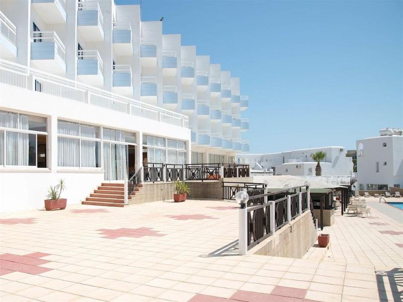 Polycarpia Hotel Pernera Eksteriør billede