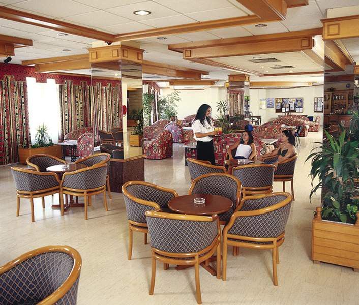 Polycarpia Hotel Pernera Eksteriør billede
